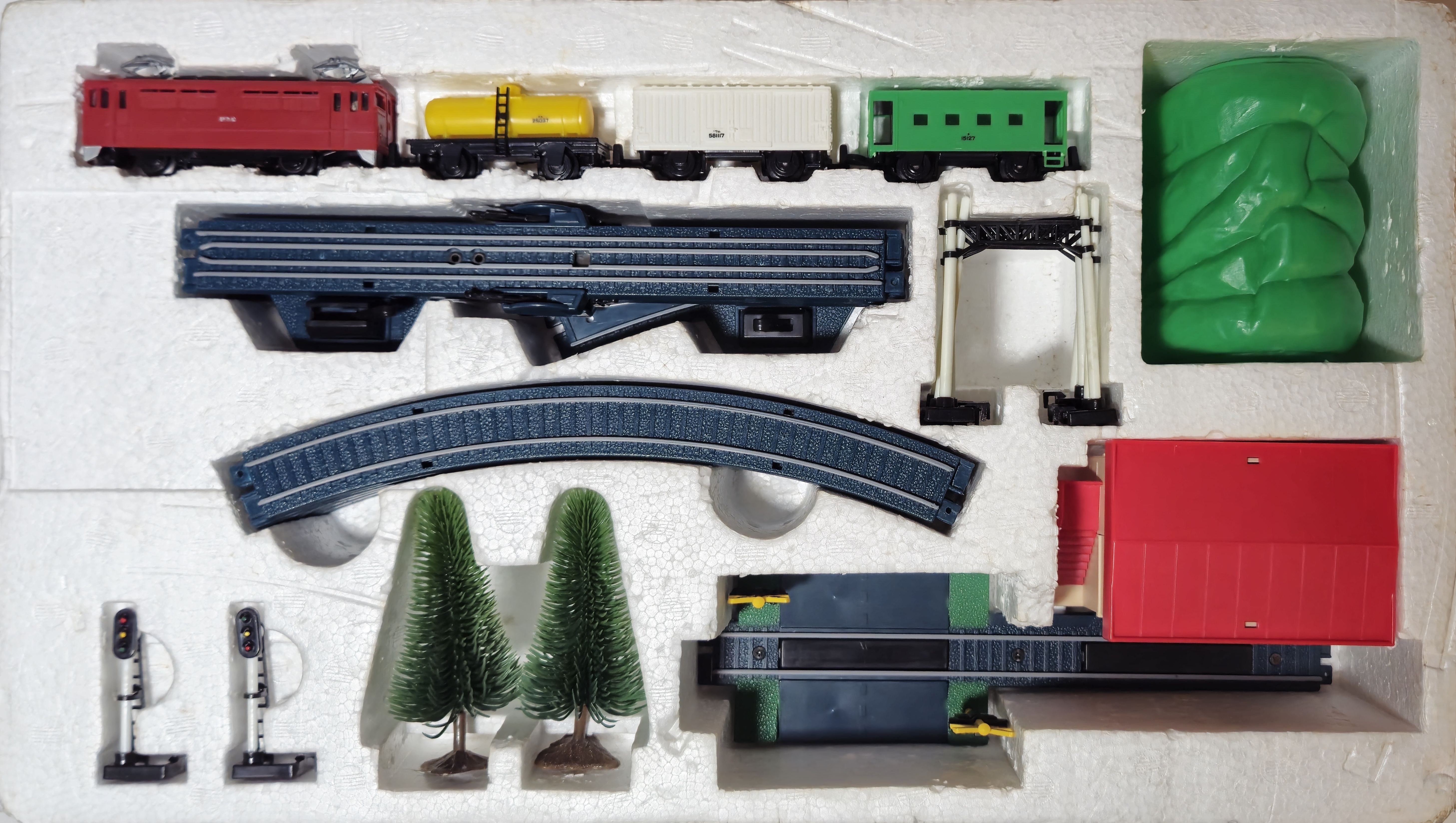 Bandai Mini Mini Rail No. 3 EF71 Electric Locomotive Horn Set